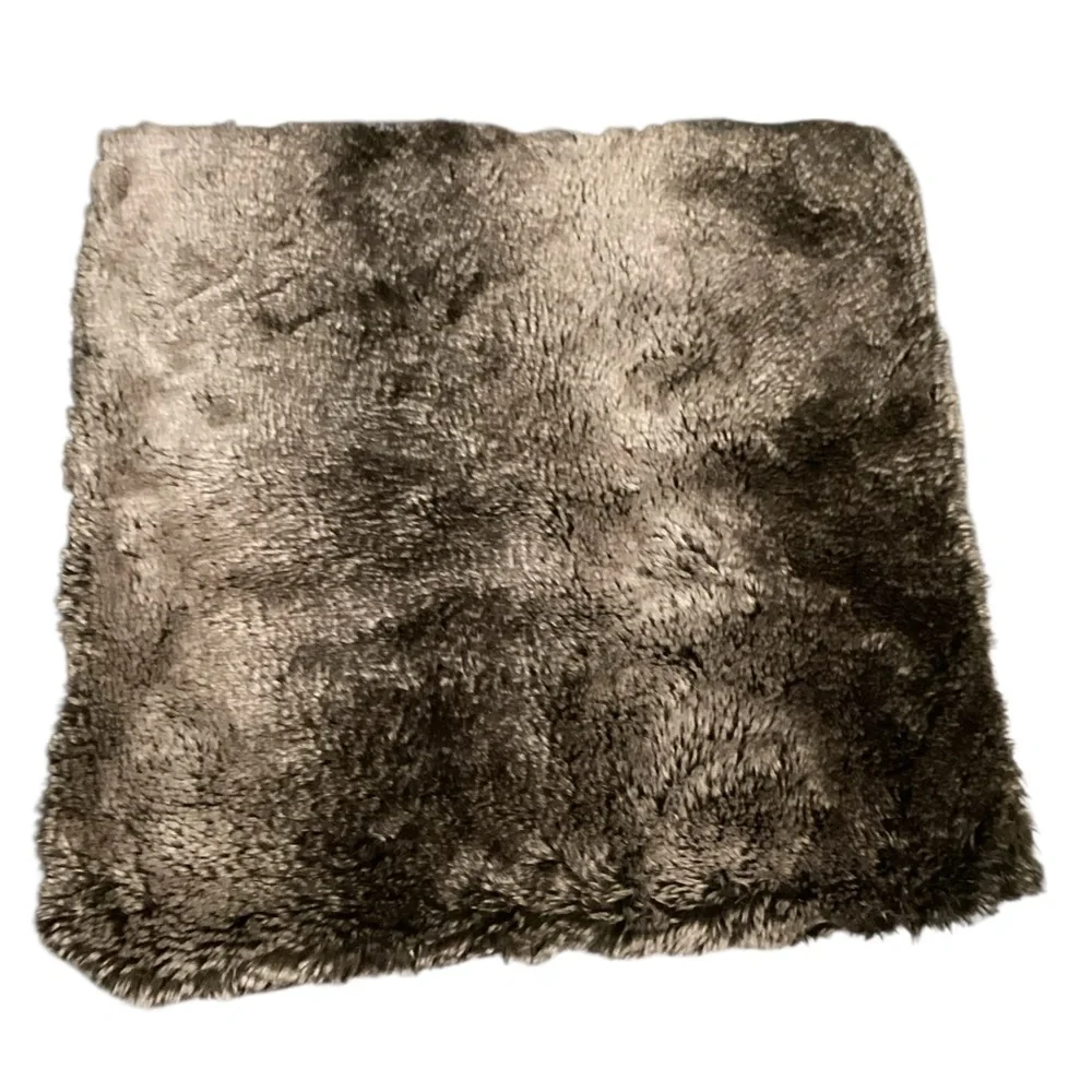 LUXE FAUX FUR PILLOW COVER